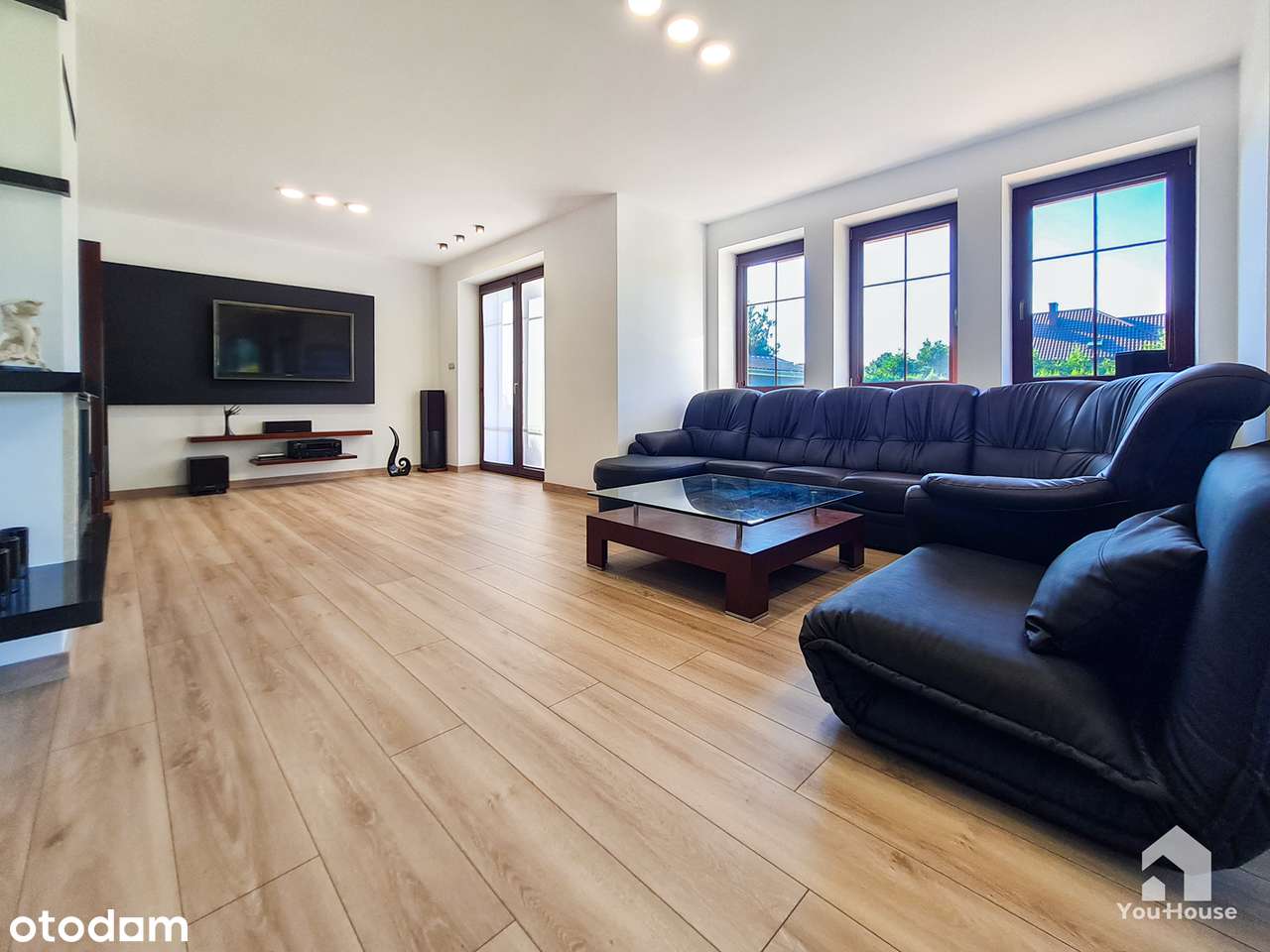 Dom w wysokim standardzie i świetnej lokalizacji !-8