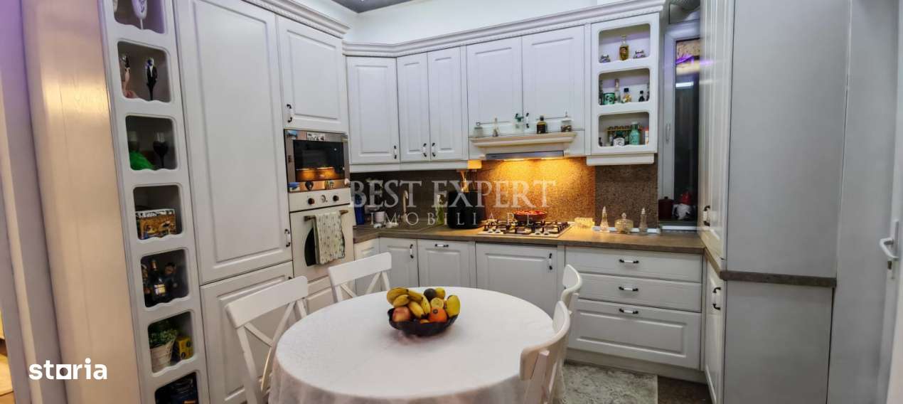 Proprietate Unica Ultracentral | 2 Apartamente pe Etaj | Garaj + Parte