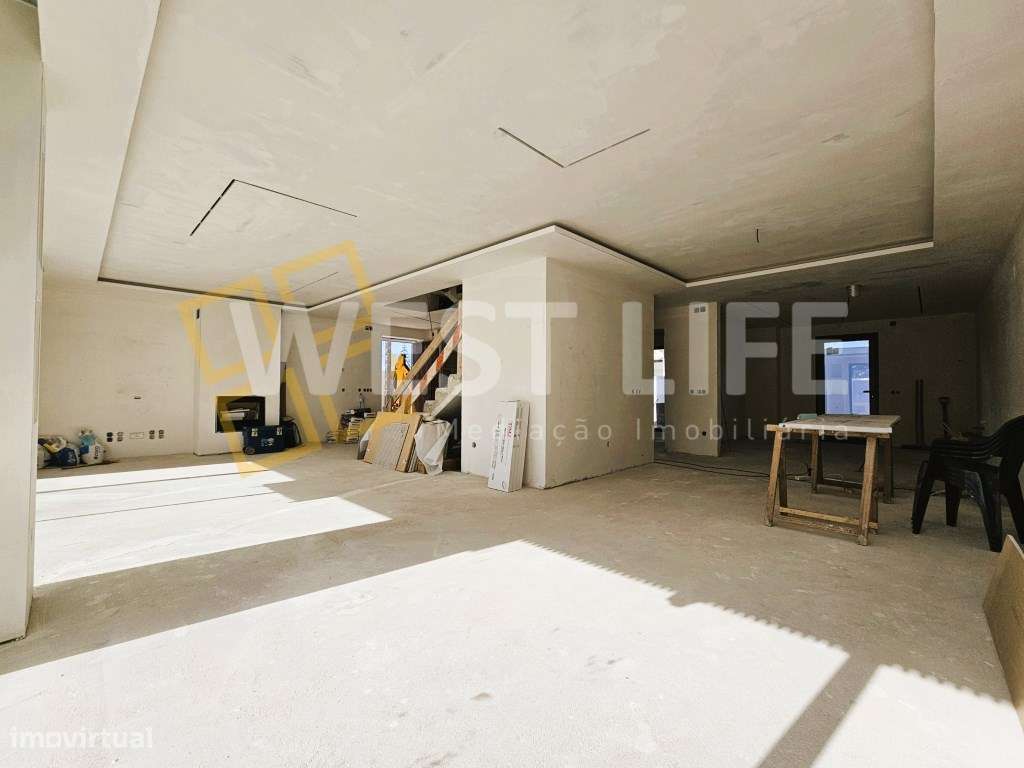 Arquitetura Contemporânea - NOVA - Moradia T4 com três suítes junto... - Grande imagem: 3/18