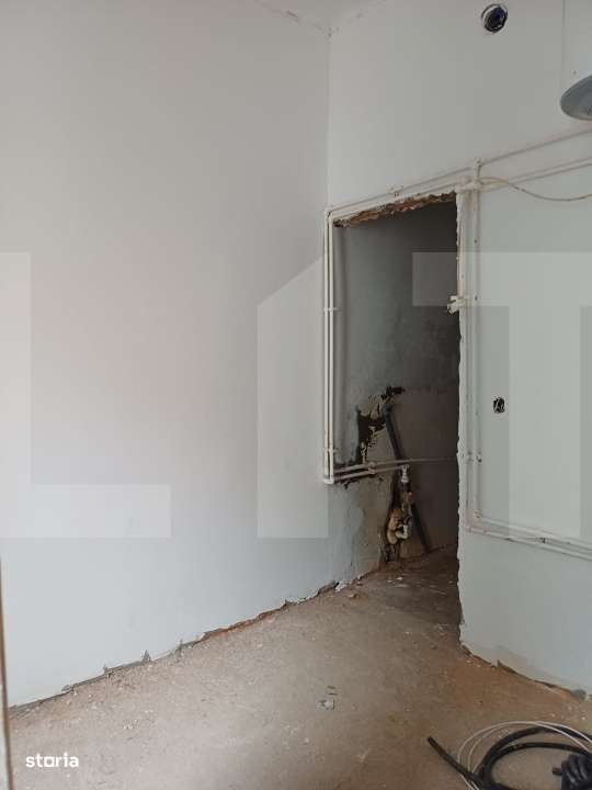 Casa de vanzare cu  2 camere ,Curtea41 - Tg Secuiesc, zona centrale - Imagine principală: 5/8