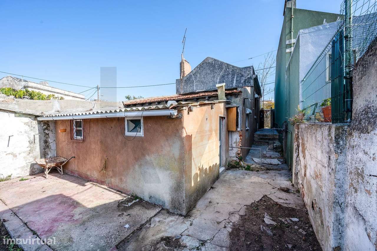 Moradia com lote de 180m2 para Reabilitação - Grande imagem: 4/23