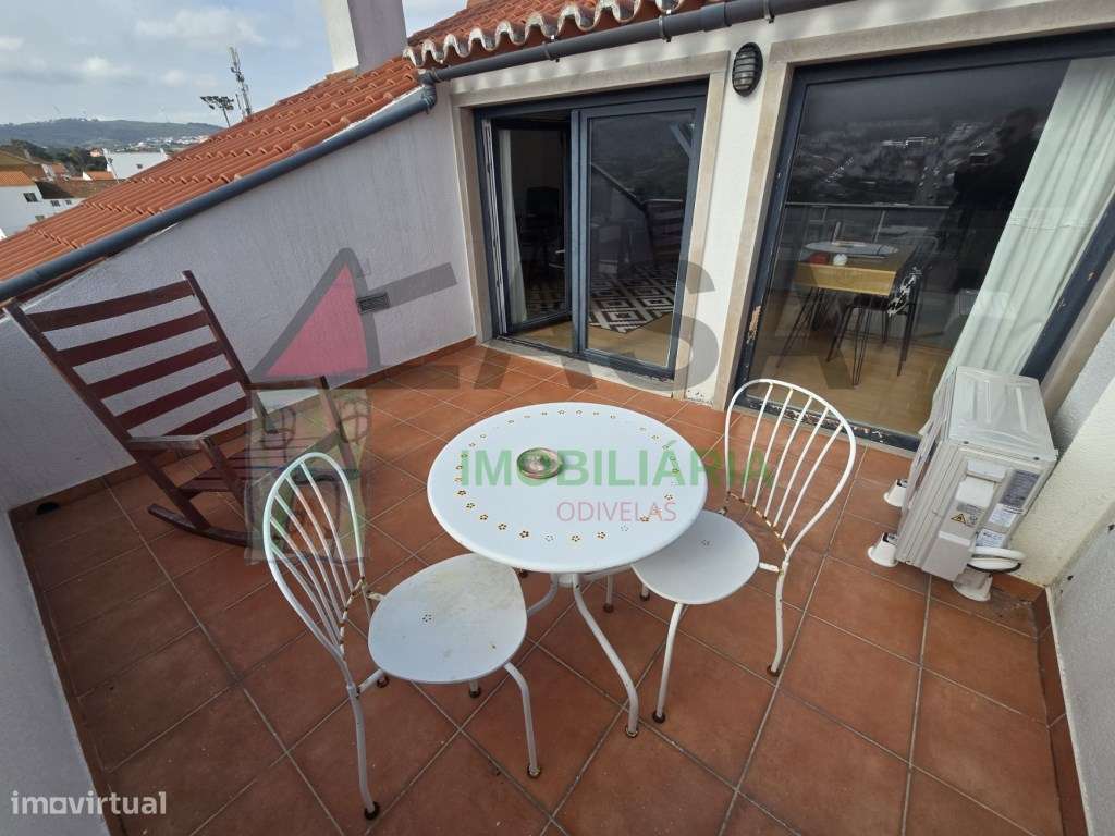Moradia T4 com Terraço e Vista Desafogada em Loures-47