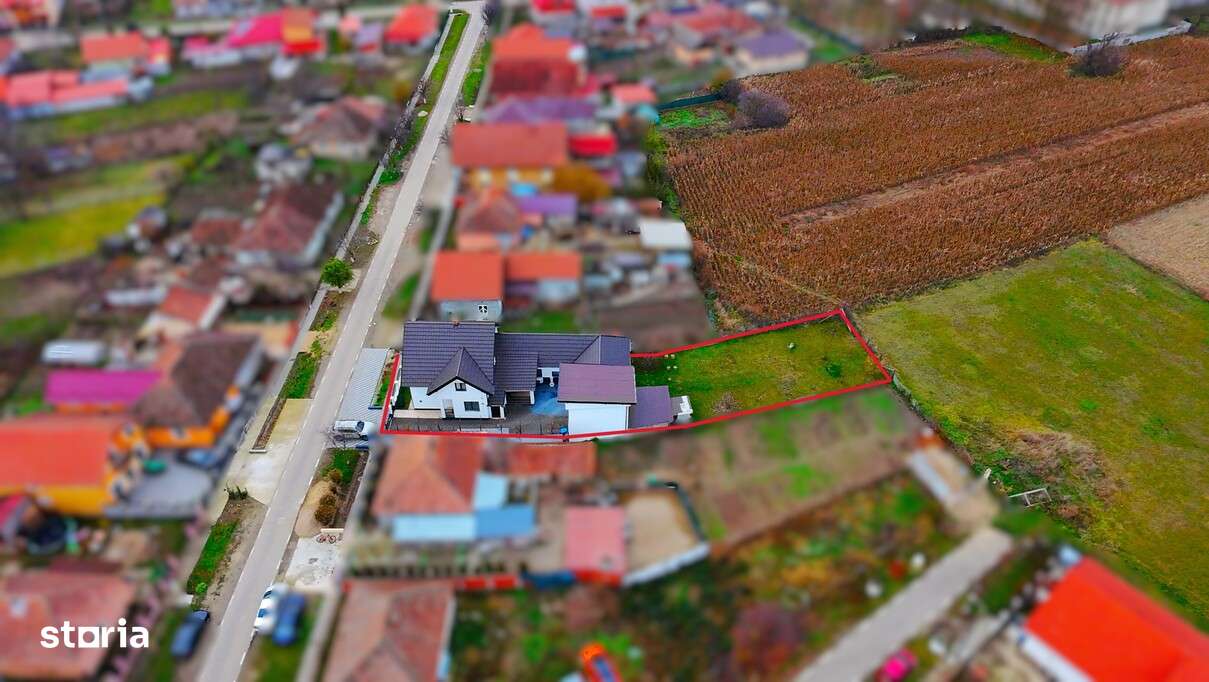 Casă complet mobilata si utilata cu 4 camere + garaj | Teren 744 mp-1