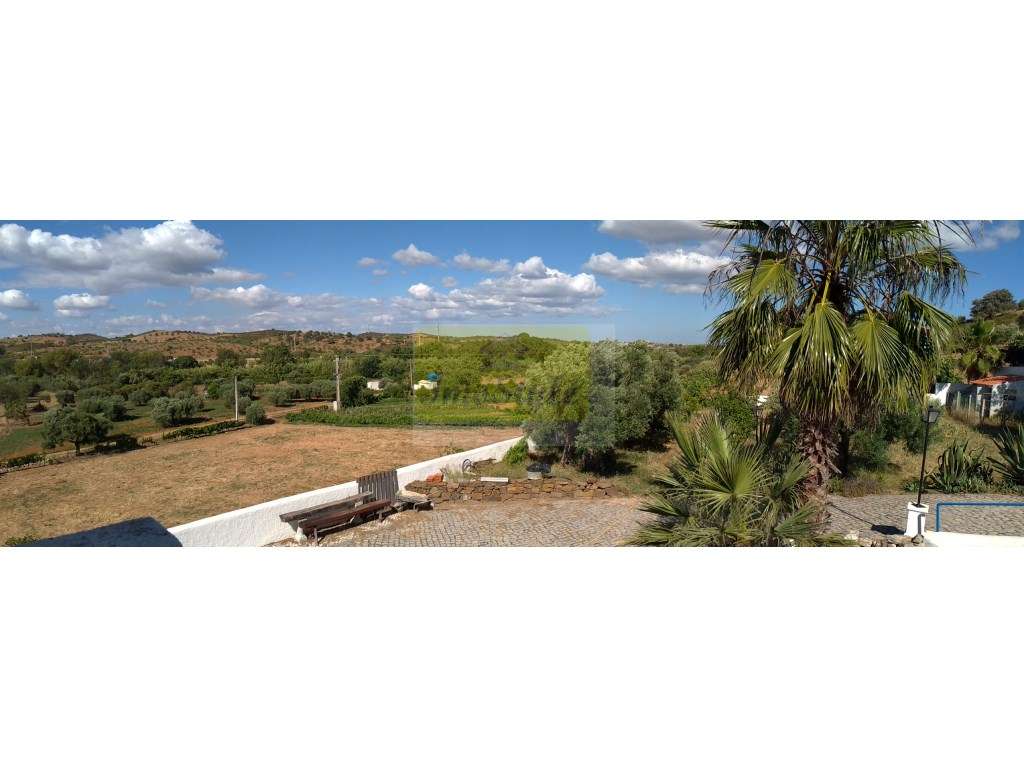 Moradia isolada com cave e apartamento independente em Castro Marim-59