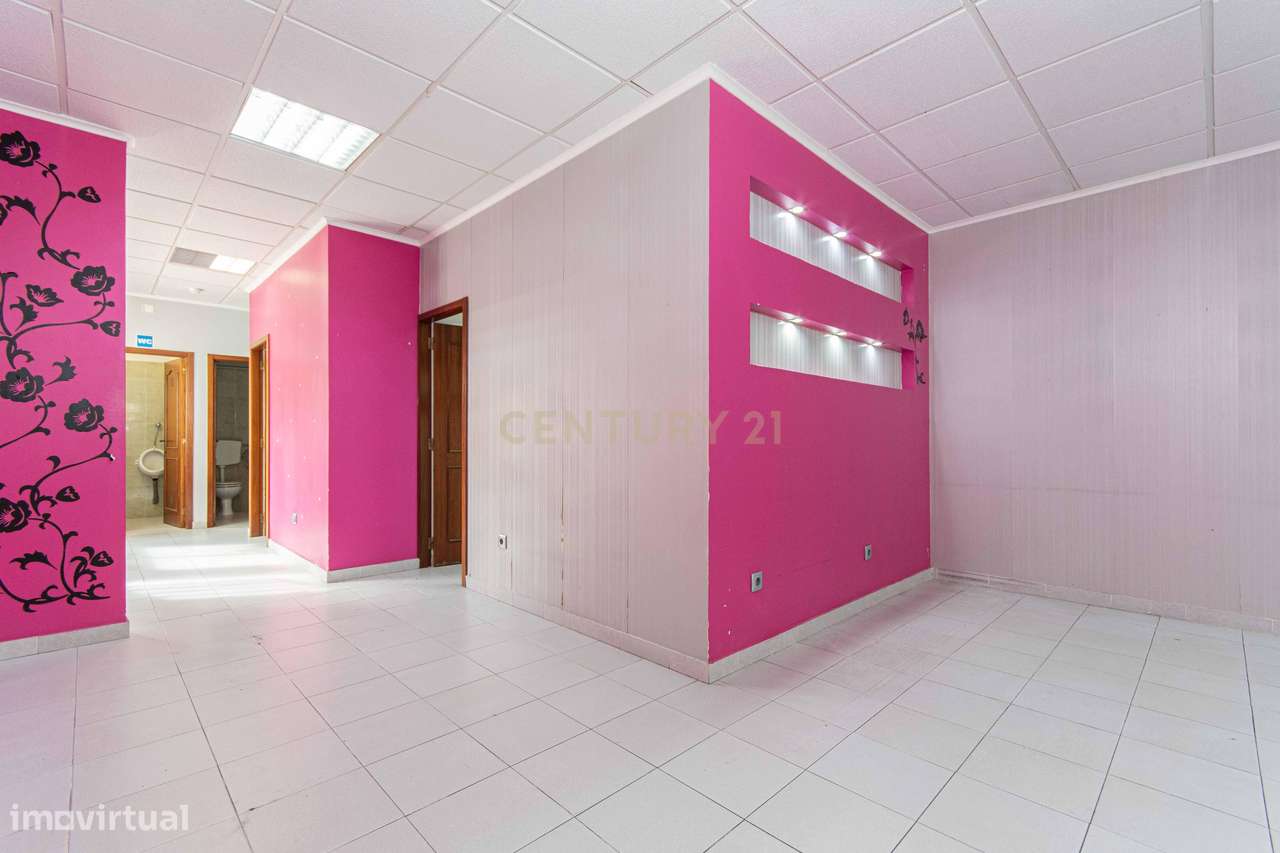 Loja para Venda em Casal de Cambra — Loja arrendada com Rentabilidade - Grande imagem: 4/19