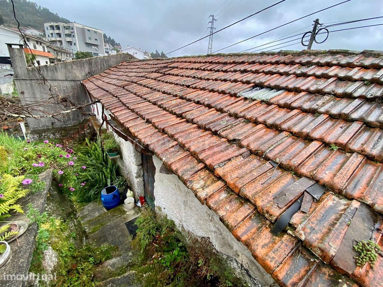 Moradia para restauro em Parada de Todeia, Paredes. - Grande imagem: 4/7