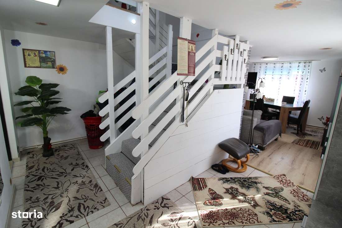 Vând casă Parter+Mansardă în Boș, la 8km de Hunedoara, teren 183mp-5