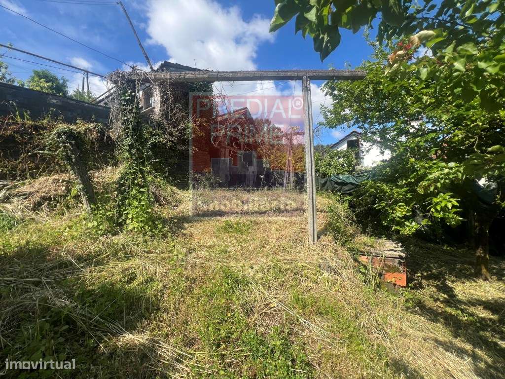 MORADIA INDEPENDENTE COMPOSTA POR 2 CASAS EM CANELAS AROUCA-13