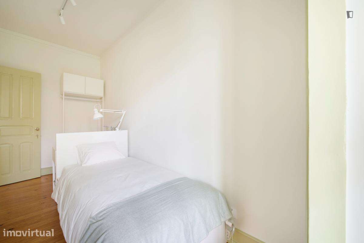 Quarto - localizado em Alcântara Lisbon - Grande imagem: 4/8