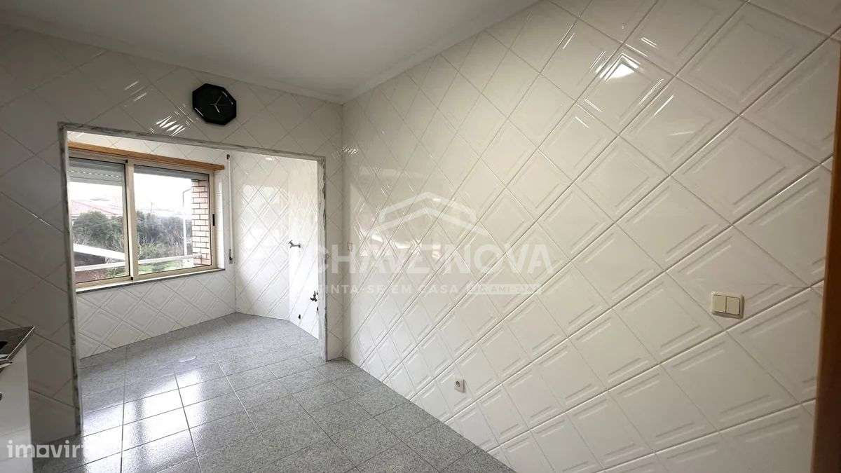 Apartamento T2 à venda ao lado do Continente Bom dia em Grijó! - Grande imagem: 4/25
