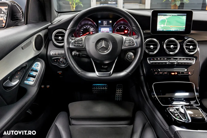 Mercedes-Benz GLC 220 d 4Matic 9G-TRONIC AMG Line - 33