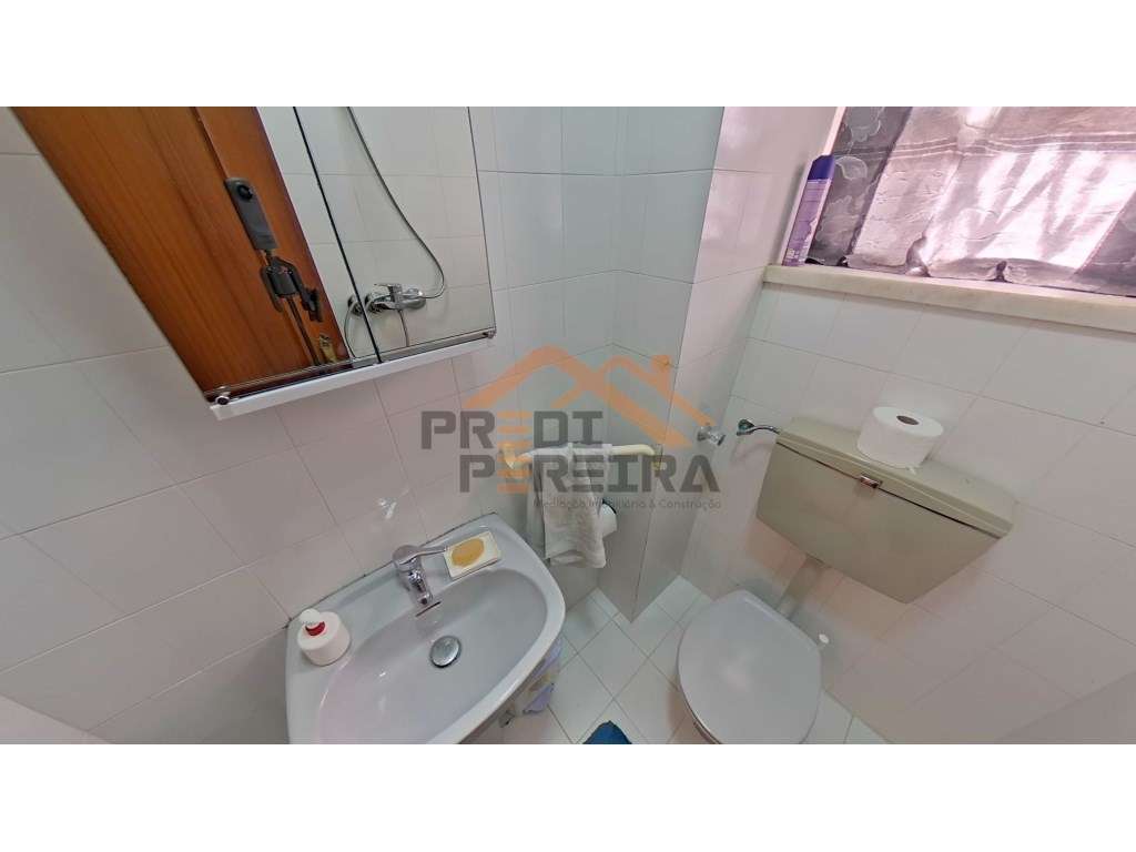 Situada em São João das Lampas, moradia T3 com terreno.-19