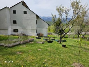 Casa de vacanta, pretabila pentru pensiune in Moieciu - Imagine principală: 3/17