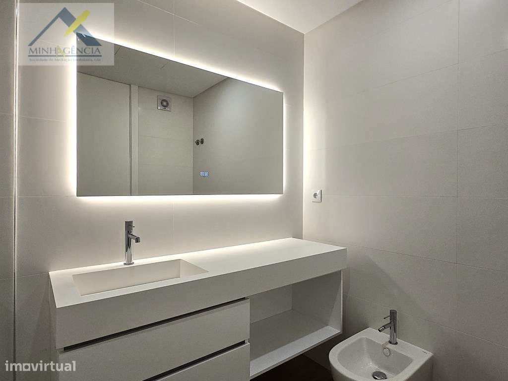 Apartamento T3 Novo com garagem e piscina no Montijo-20