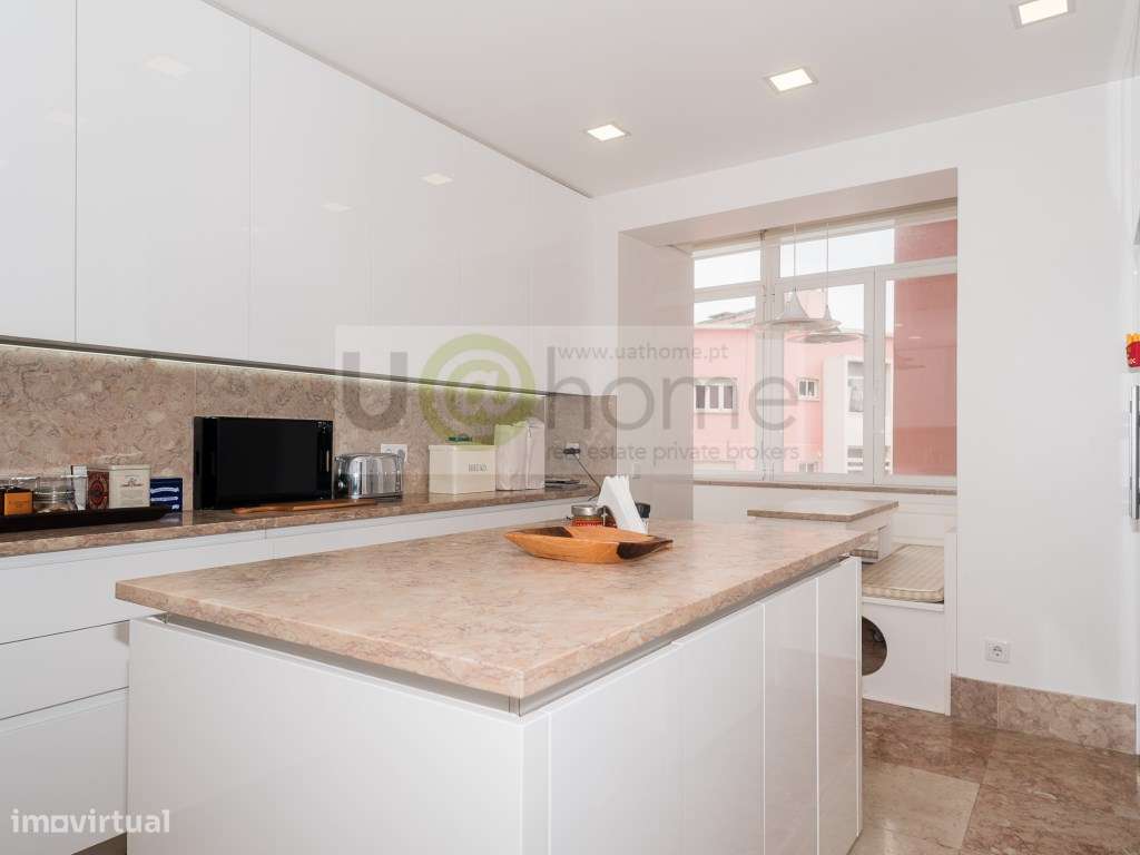 Apartamento T4+ 1 na Lapa-30