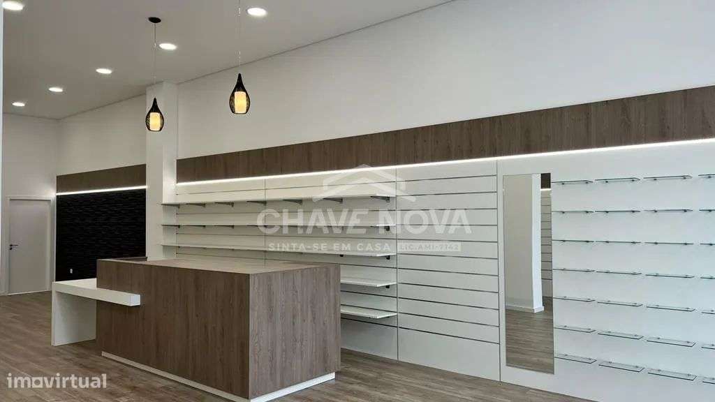 Espaço comercial com 110m2 à venda em Matosinhos Sul-4