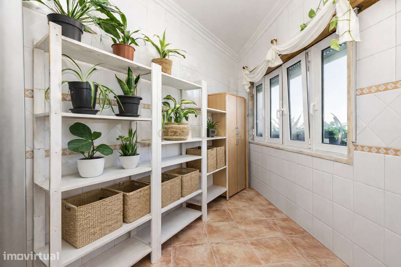 T3 153 m² com varanda | Garagem + 1 lugar de estacionamento | Lumiar |-8