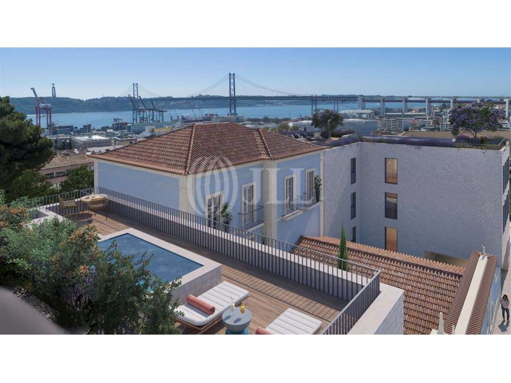 Apartamento T2 com varanda, no Real Calçada, em Lisboa-11