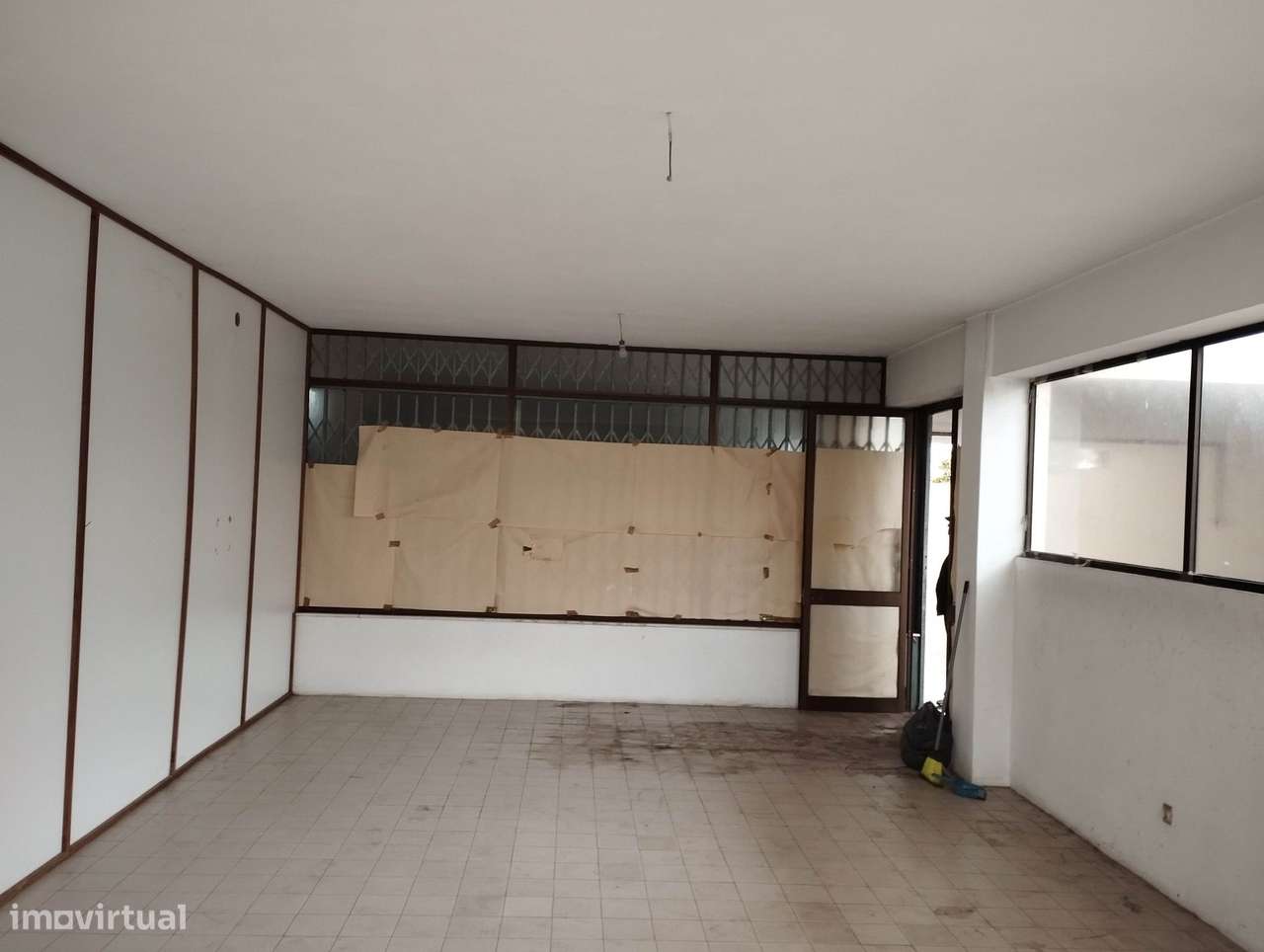 Espaço comercial no centro de Felgueiras com 110 m2 - Grande imagem: 4/12