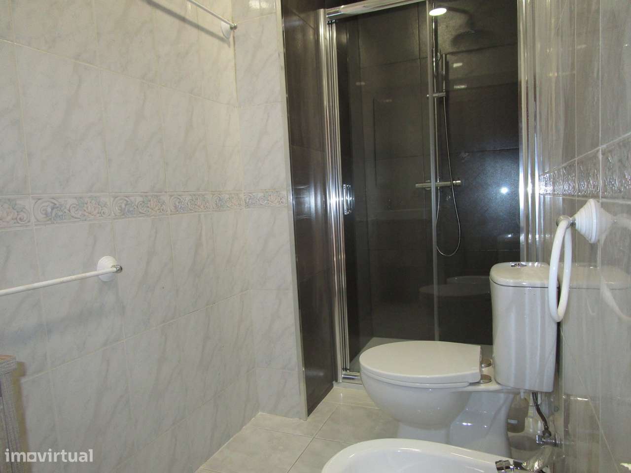 Apartamento T3 com garagem fechada-9