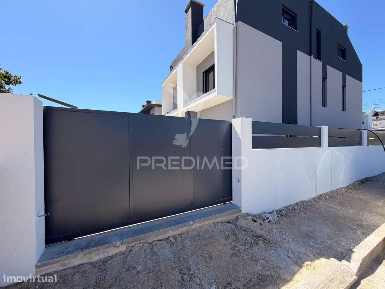 T4 Triplex Novo Em Fernao Ferro