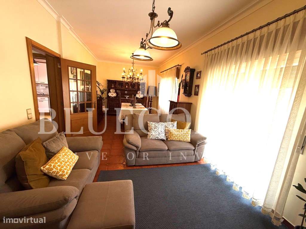 Moradia V4 com 3 Pisos - Espaço e Conforto-3