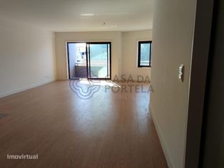 Apartamento T4 Duplex completamente renovado em Leça