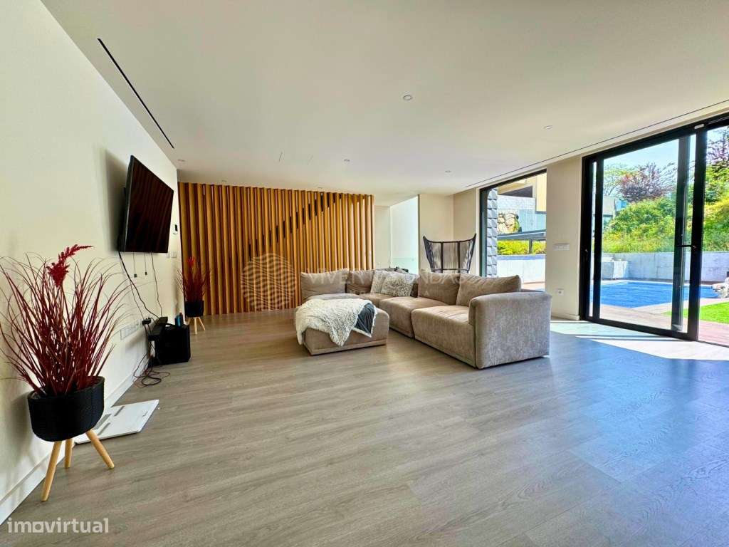 Viva com Estilo e Privacidade Moradia T4+1 Isolada com Piscina Aque... - Grande imagem: 2/39