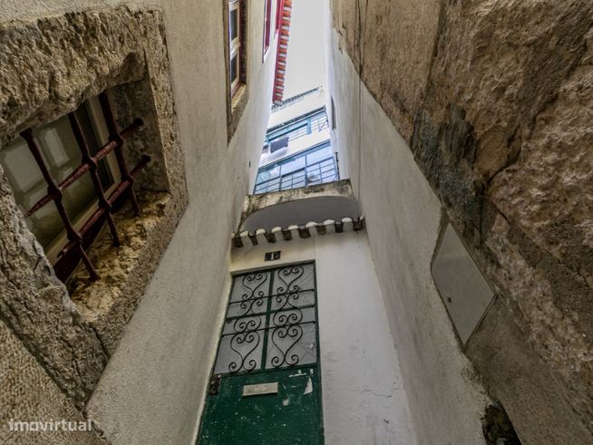 Prédio Típico para Reabilitar em Alfama com Vista Rio e Potencial d...-6