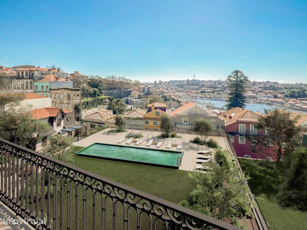 Apartamento T2 na Baixa do Porto com jardim privado e garagem - Grande imagem: 2/25