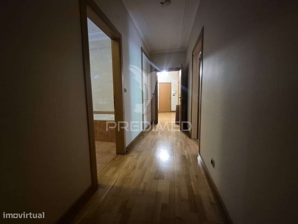 Apartamento T2 com elevadores no Centro de Vila Franca de Xira - Grande imagem: 4/27