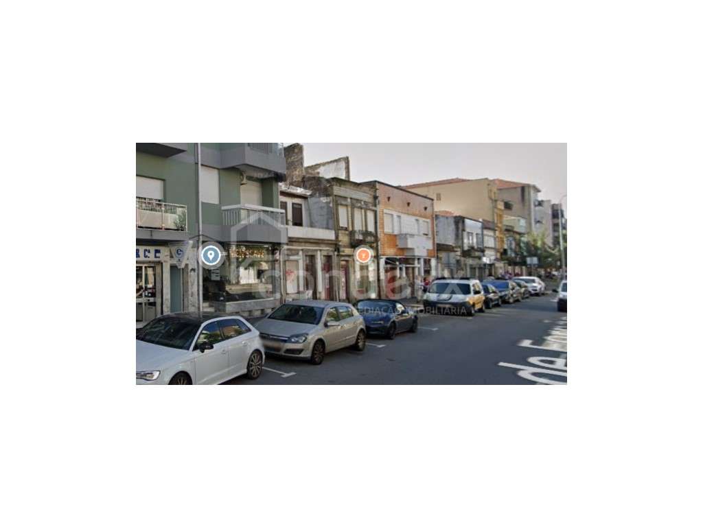 Moradia na Av. Fernão Magalhães, Porto - Grande imagem: 5/9