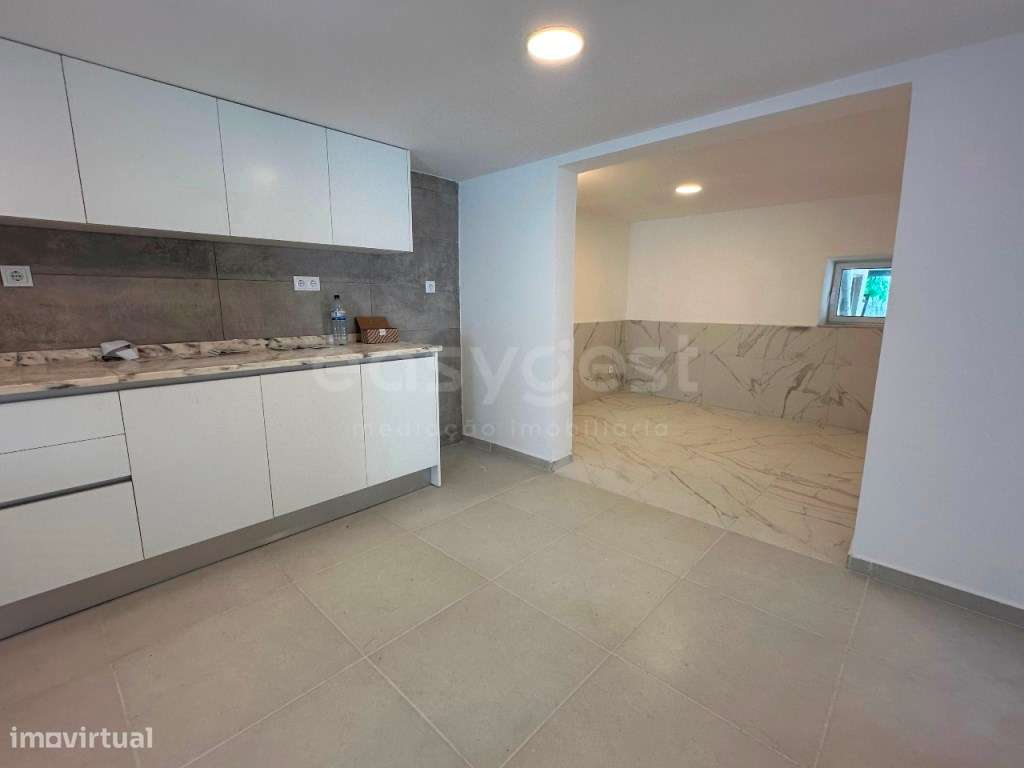 Moradia localizada em s. Martinho de Árvore, a 15 min de Coimbra - Grande imagem: 3/17