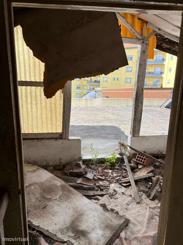 Apartamento T4 com 4 casas de banho e terraço - Grande imagem: 3/8