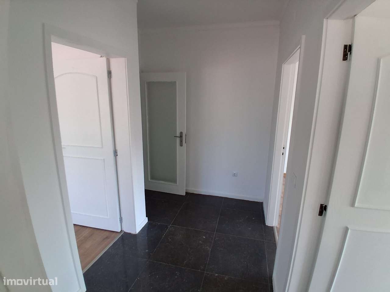Apartamento T3 | Remodelado | Elevador | 3 Varandas | Lugar Garagem-8