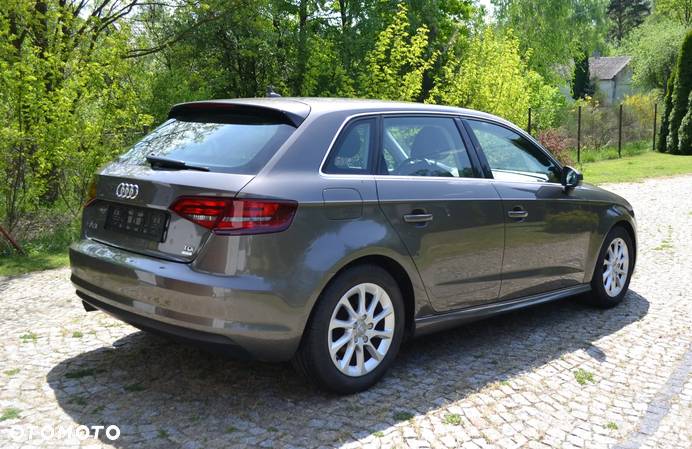 Audi A3 1.6 TDI Sportback ultra Attraction - 8