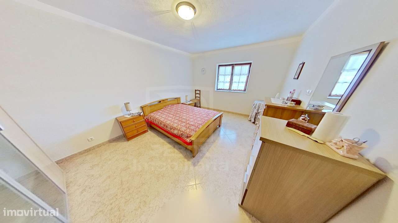 Moradia T6 com Terreno 1000 m² + Terreno Rústico – Medelim-34