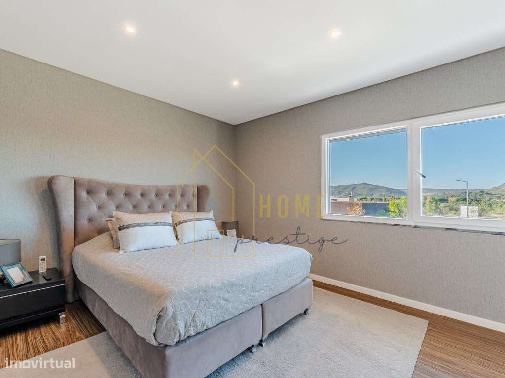 Moradia T4 na Urbanização Jardins de Santiago- Setúbal-43