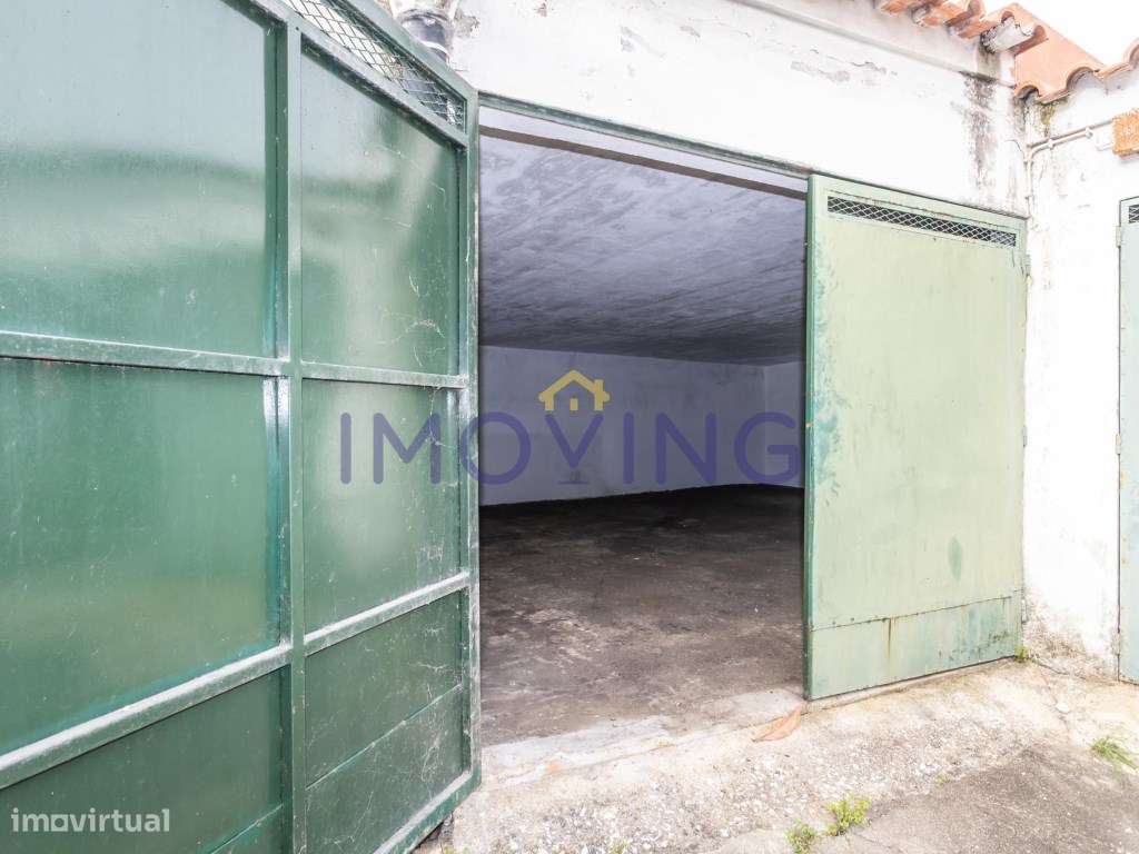 Prédio, moradia e garagens para Investimento-35