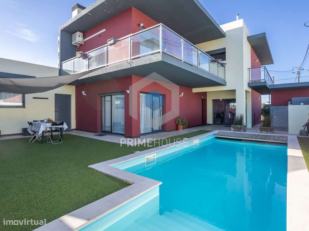 Moradia Isolada T4 em Fernão Ferro - Grande imagem: 2/41