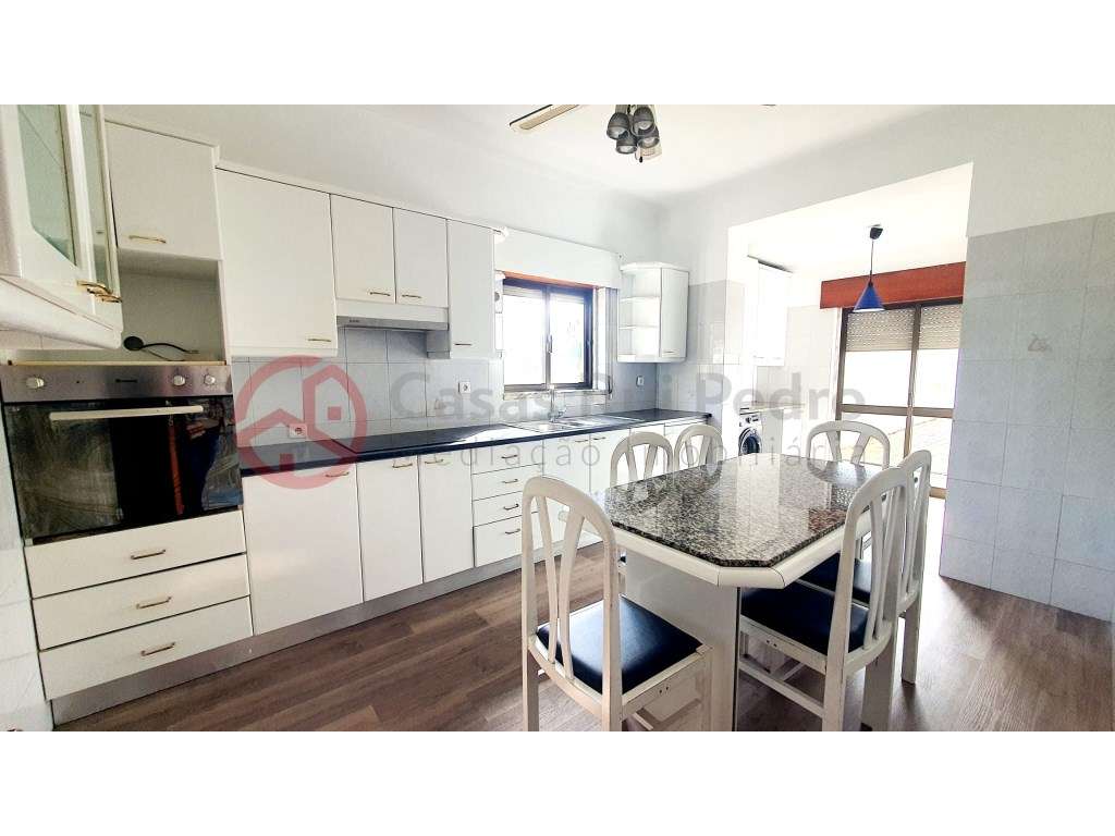 Rés-do-Chão de Moradia, T3 com logradouro, na Amora - Grande imagem: 1/27