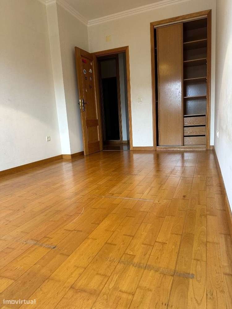 Apartamento T3 - Condominio Rosais de Alapraia-9