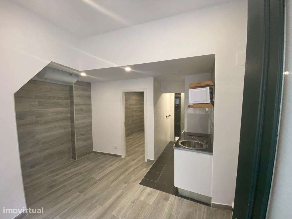 Arrenda T1 Alfama - Grande imagem: 1/11