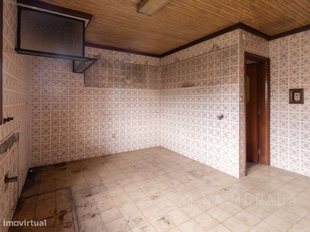 Moradia isolada com 3.000 m2 de terreno para venda em Santa Maria d...-9