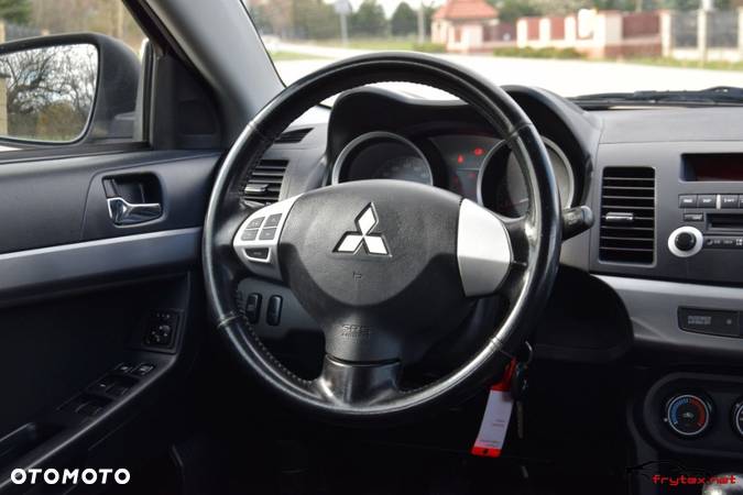 Mitsubishi Lancer - 32