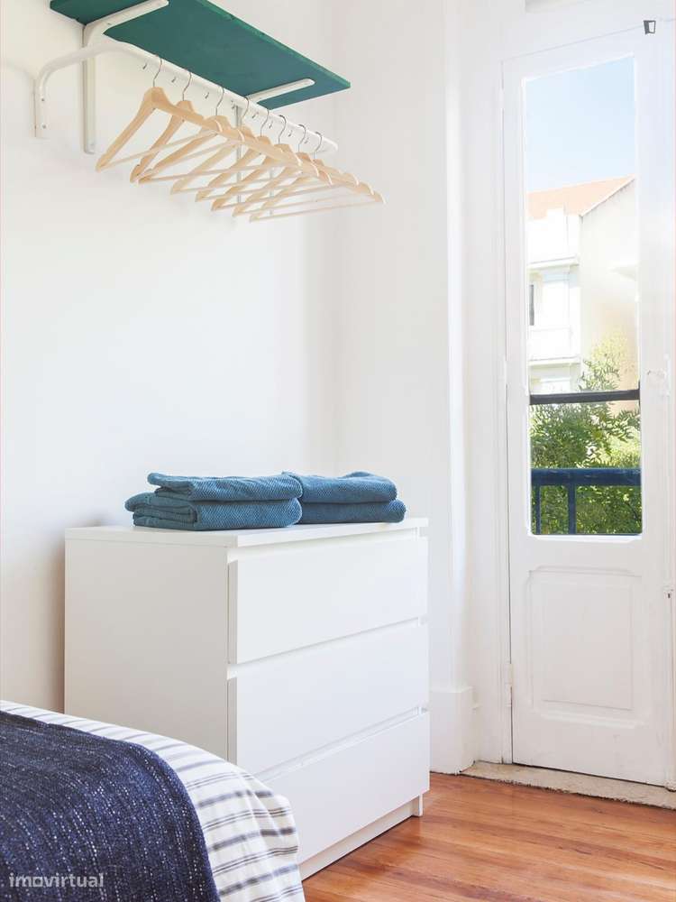 Quarto - localizado em São Sebastião Lisbon - Grande imagem: 4/20