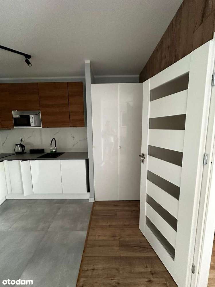 Nowoczesne studio z balkonem | ul. Wiktoryn 6 | Włoch - Pełny obrazek: 4/13