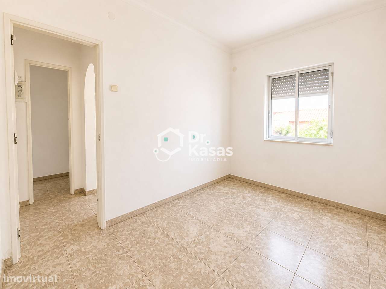 Apartamento T1 com varanda na Baixa da Banheira-11