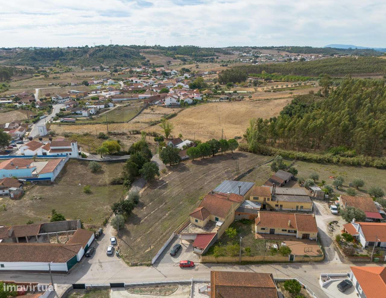 Terreno com projeto aprovado para moradia e anexos com piscina de arei-11