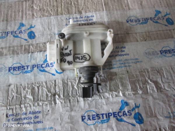 Fecho 357862153H VW PASSAT 1990 FD FE TD DE VACUO ELETRICO - 1